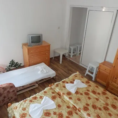 Комплекс Елена Πανσιόν Μπάνια