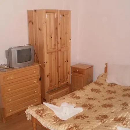 Πανσιόν Комплекс Елена *